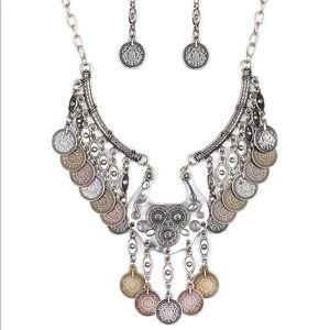 💐Beautiful classy necklace and earrings set💐